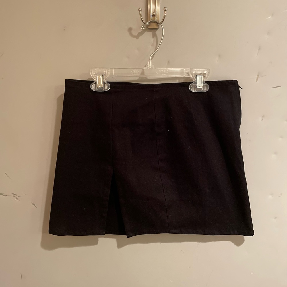 Princess Polly | black mini skirt with slit - brand new with tags!